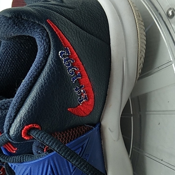 Nike Boys 13C Kyrie Flytrap 3 Royal Blue - Picture 6 of 8